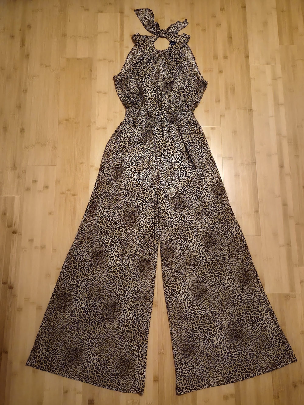 Mlle Gabrielle Leopard Print Wide Leg Halter Jumpsuit S Tie Neck Elastic Waist